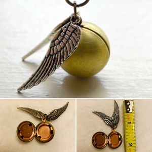 Harry Potter Golden Snitch Locket in EUC